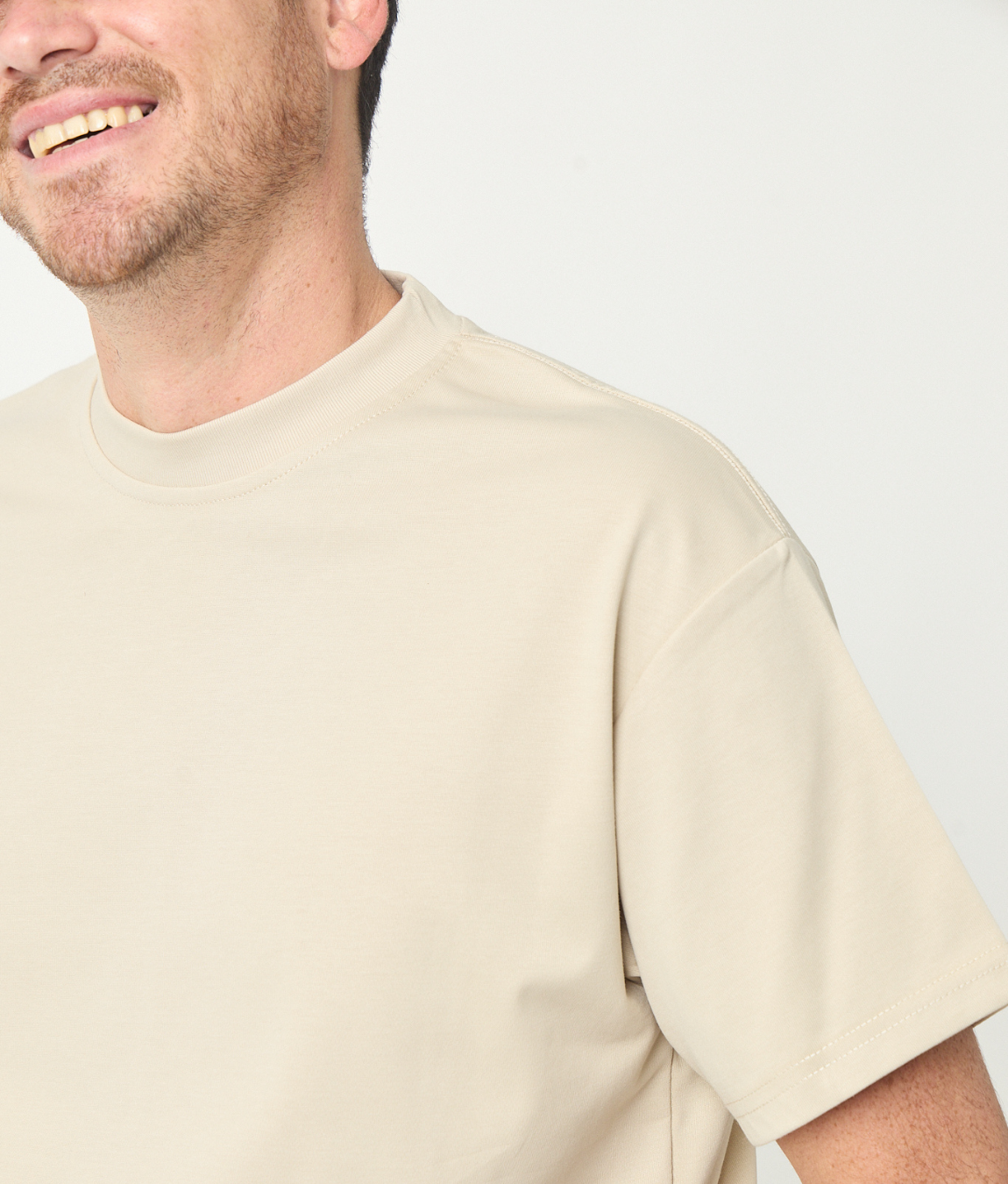 Playera regular fit arena