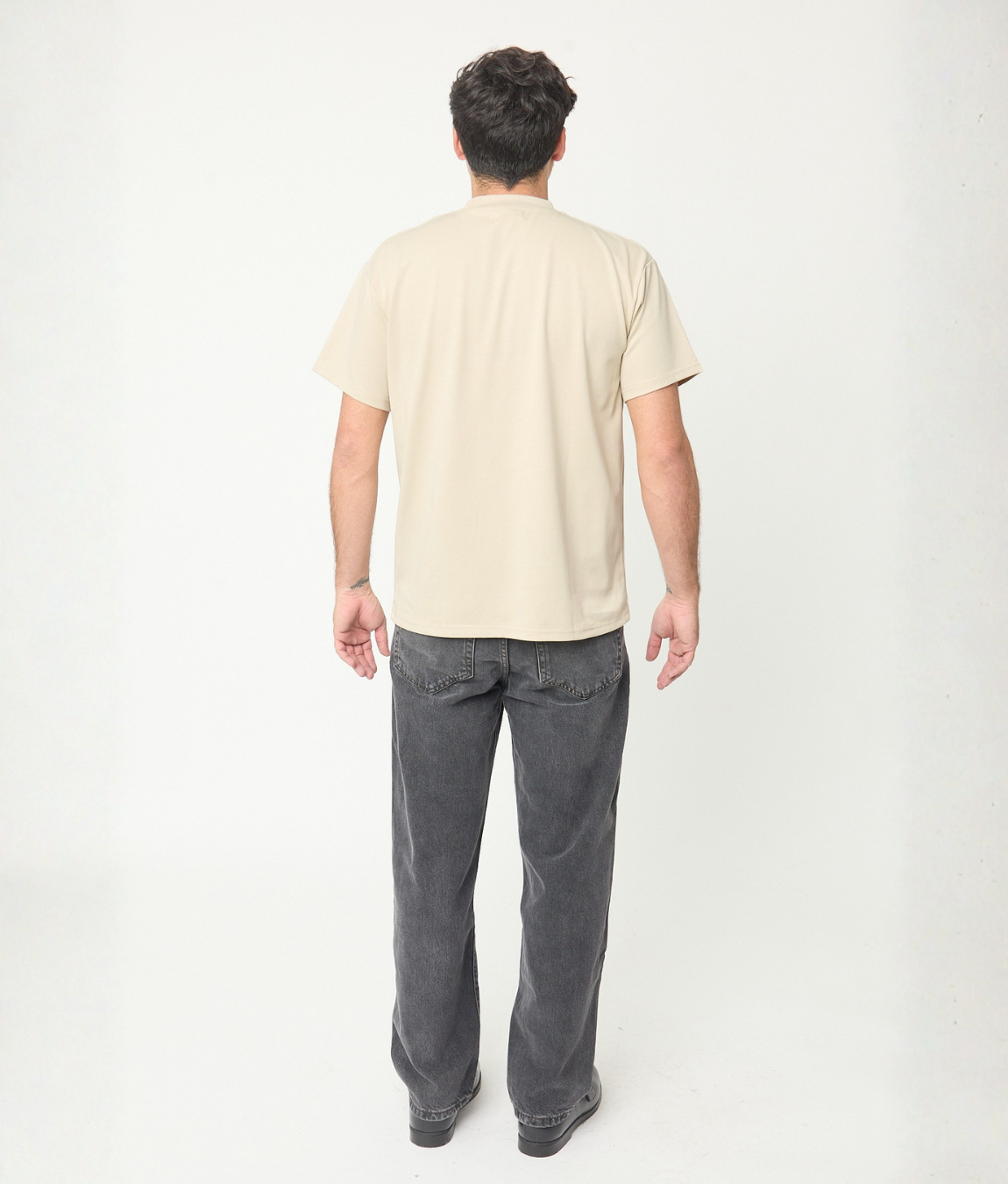 Playera regular fit arena