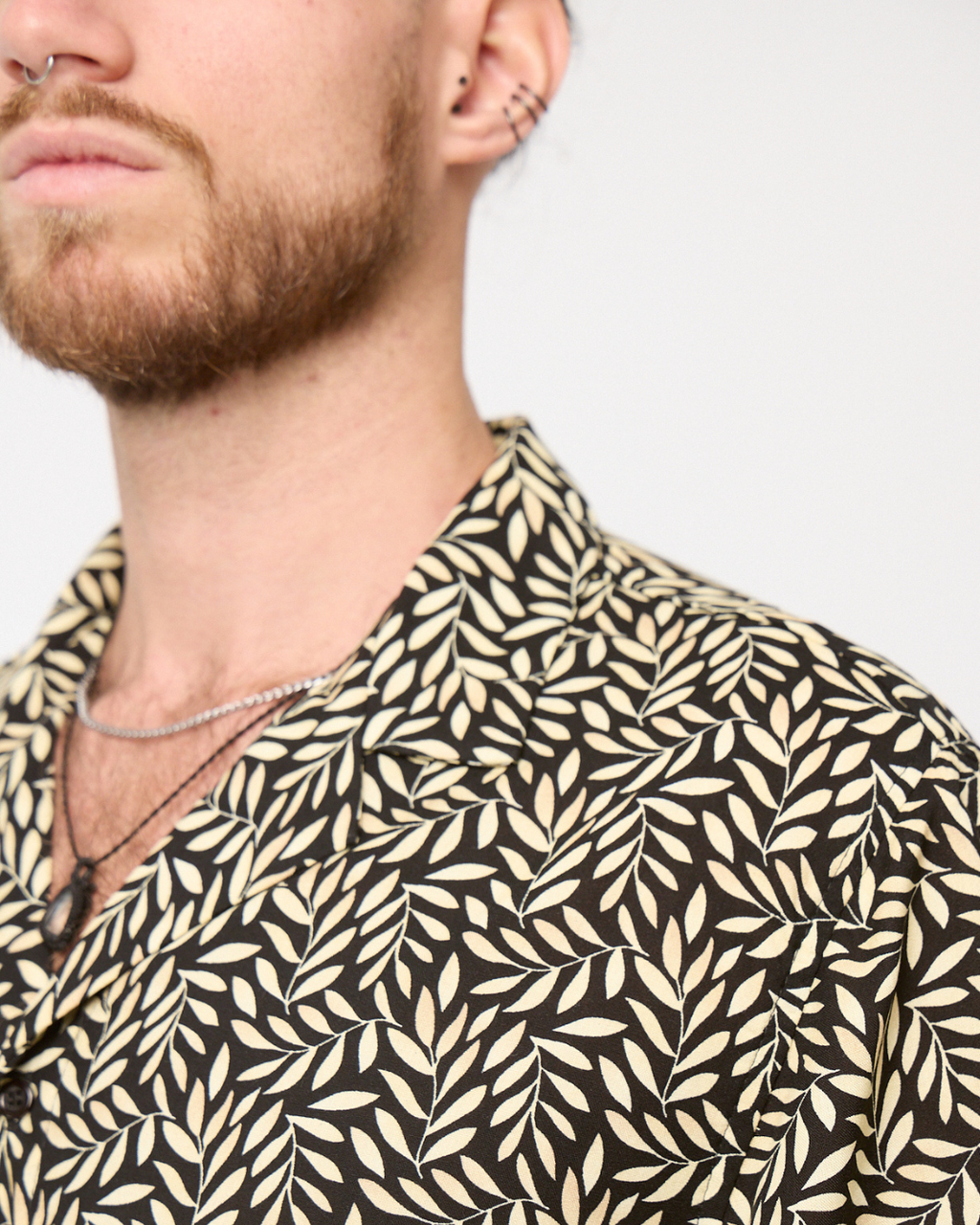 Camisa hoja pequeña beige