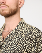 Camisa hoja pequeña beige