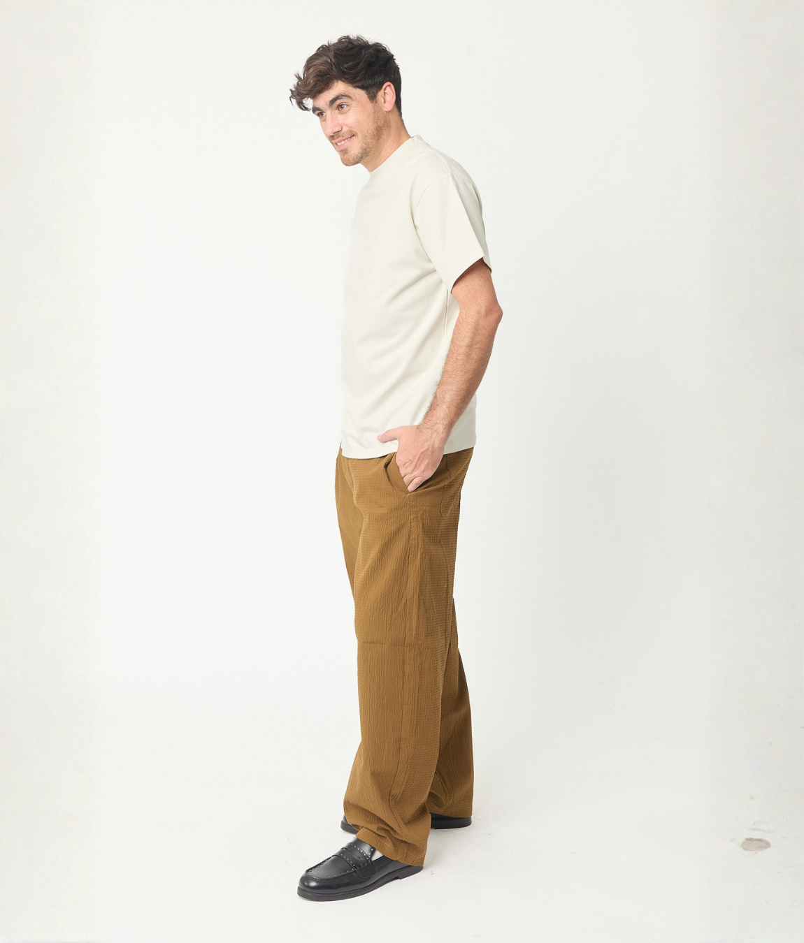Playera regular fit hueso