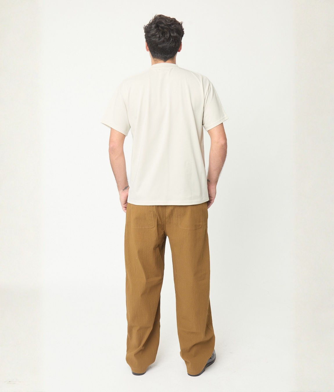 Playera regular fit hueso