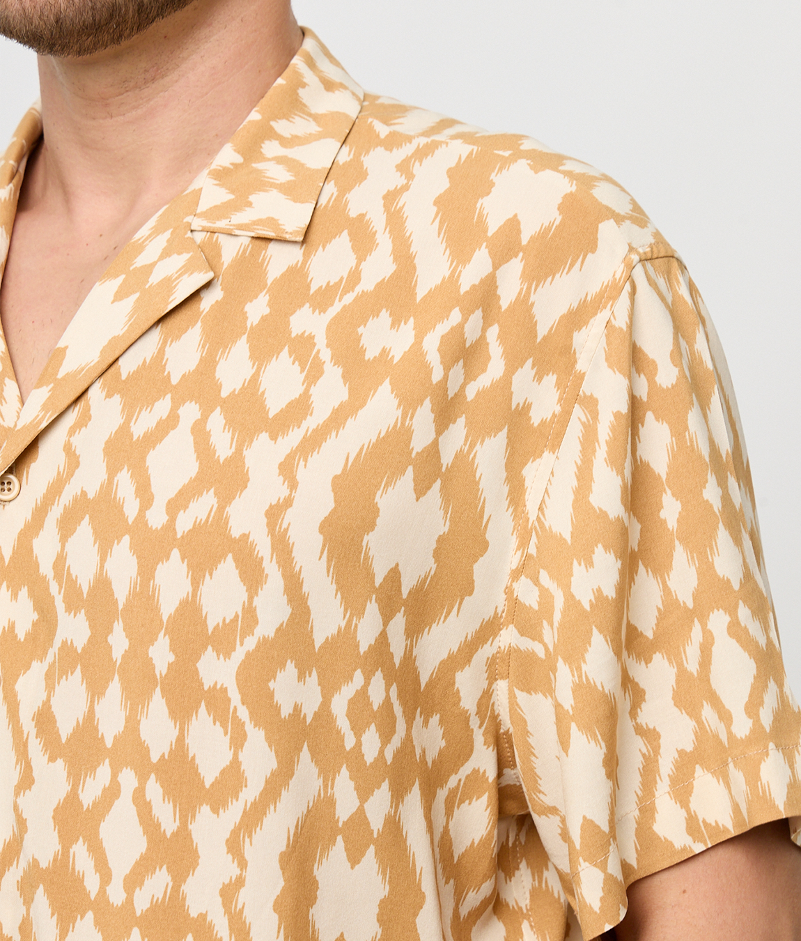 Camisa Bowling Estampada Africa Camel